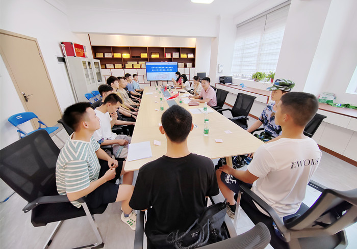 退伍不褪色，换装不换志——快猫
召开退伍大学生座谈会暨2023年大学生应征入伍动员会